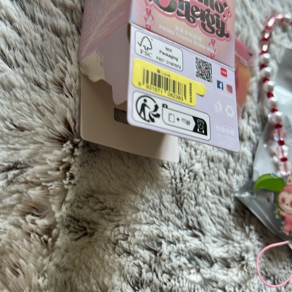 Pop Mart The Monsters LABUBU big into energy Love phone charm - Picture 4 of 4